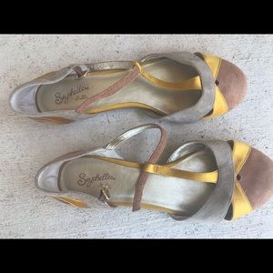 Seychelles 9.5 suede flats
